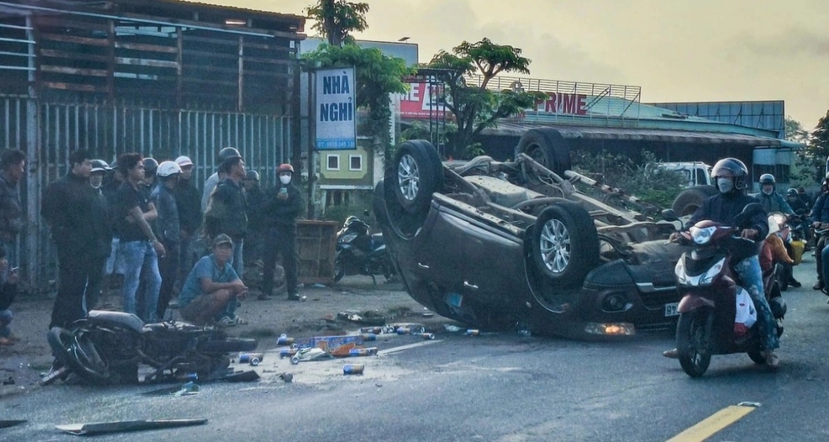 Tr&aacute;ch nhiệm ph&aacute;p l&yacute; với h&agrave;nh vi &eacute;p rượu ng&agrave;y Tết dẫn đến tai nạn, c&oacute; thể truy cứu h&igrave;nh sự