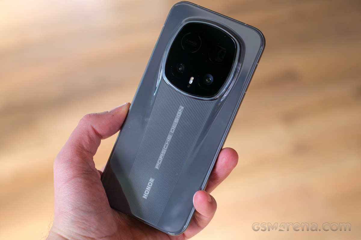 Mở hộp, đ&aacute;nh gi&aacute; Honor Magic8 RSR Porsche Design: Si&ecirc;u phẩm gaming phone pin tr&acirc;u, thiết kế lấy cảm hứng từ Porsche 911
