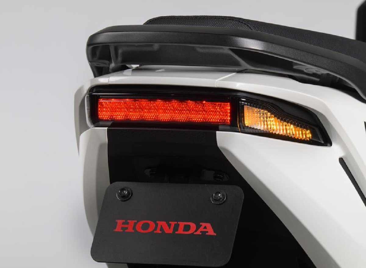 Tin xe hot m&ugrave;ng 5 Tết: Honda ra mắt &lsquo;xe ga quốc d&acirc;n&rsquo; mới gi&aacute; rẻ 29 triệu đồng, đẹp &aacute;t v&iacute;a cả SH Mode