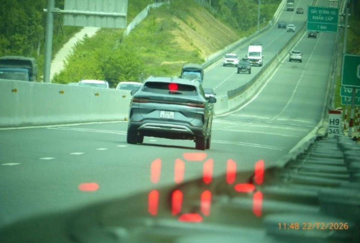 Chỉ trong 24h ng&agrave;y nghỉ cuối c&ugrave;ng, c&oacute; rất nhiều t&agrave;i xế bị xử phạt tr&ecirc;n cao tốc TP.HCM &ndash; V&acirc;n Phong