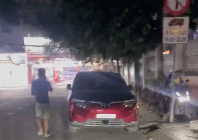 Vụ t&agrave;i xế &ocirc; t&ocirc; ngang nhi&ecirc;n đỗ xe ngược chiều g&acirc;y bức x&uacute;c: Lời trần t&igrave;nh của t&agrave;i xế v&agrave; c&aacute;i kết &lsquo;đắng&rsquo;