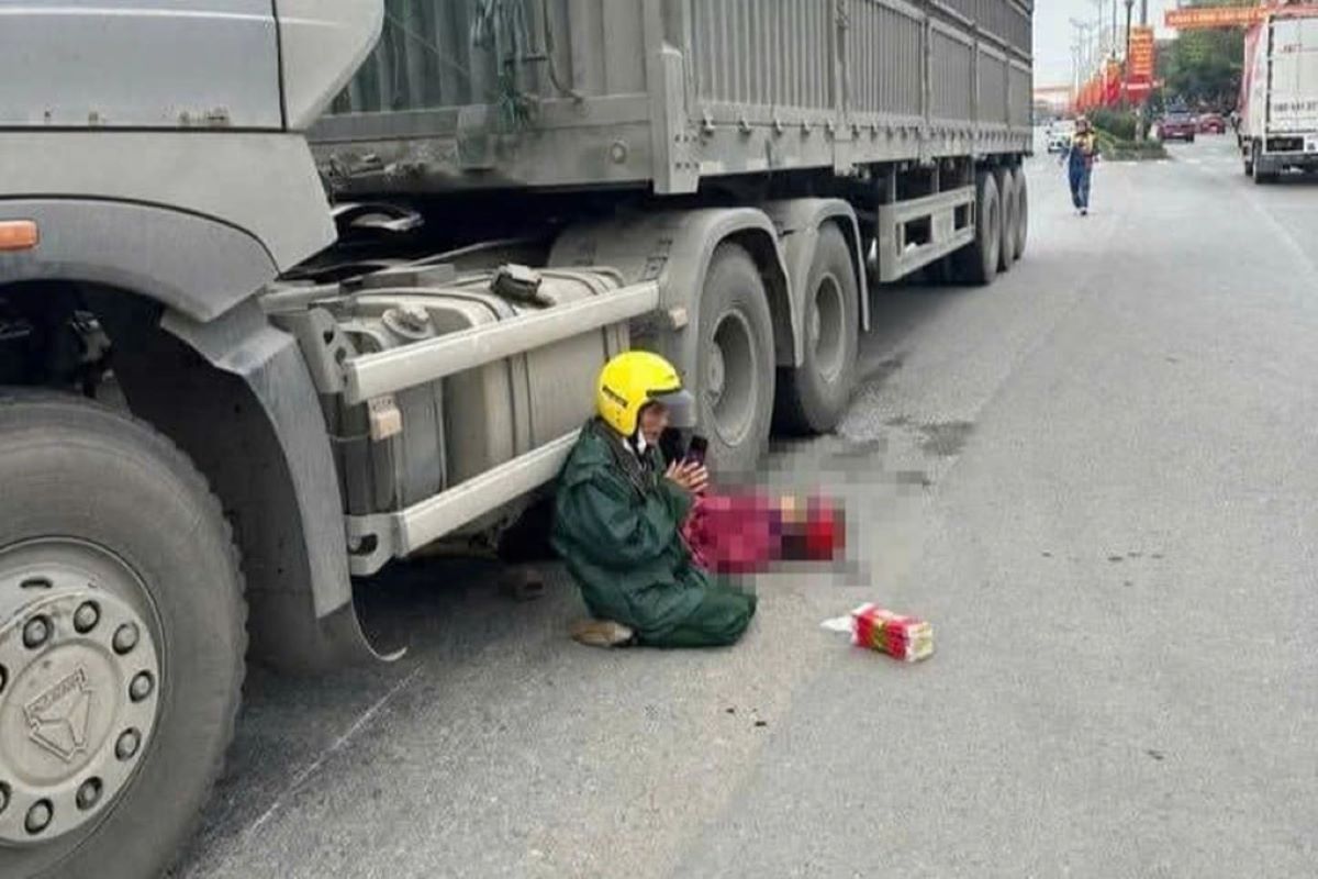 Thanh H&oacute;a: Vợ tử vong dưới b&aacute;nh xe đầu k&eacute;o, chồng quỳ gối kh&oacute;c nghẹn, h&eacute; lộ sự thật đau l&ograve;ng