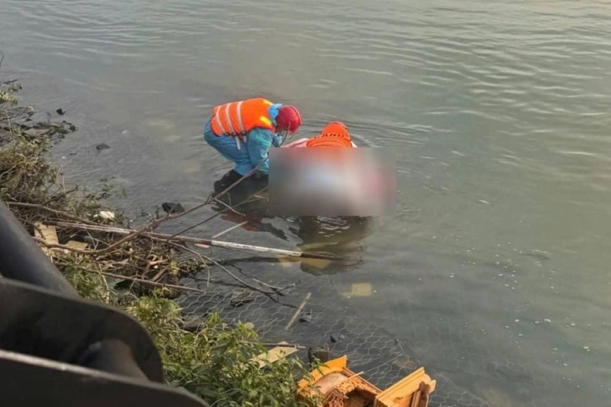 B&iacute; ẩn thi thể nam giới đi gi&agrave;y thể thao tử vong nhiều ng&agrave;y dưới ch&acirc;n cầu s&ocirc;ng H&agrave;n