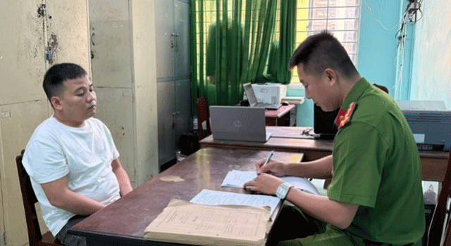 Bắt giữ g&atilde; thanh ni&ecirc;n bị truy n&atilde; do d&ugrave;ng dao tự chế ch&eacute;m người ở nơi kh&ocirc;ng ngờ? Nguồn cơn ra tay?