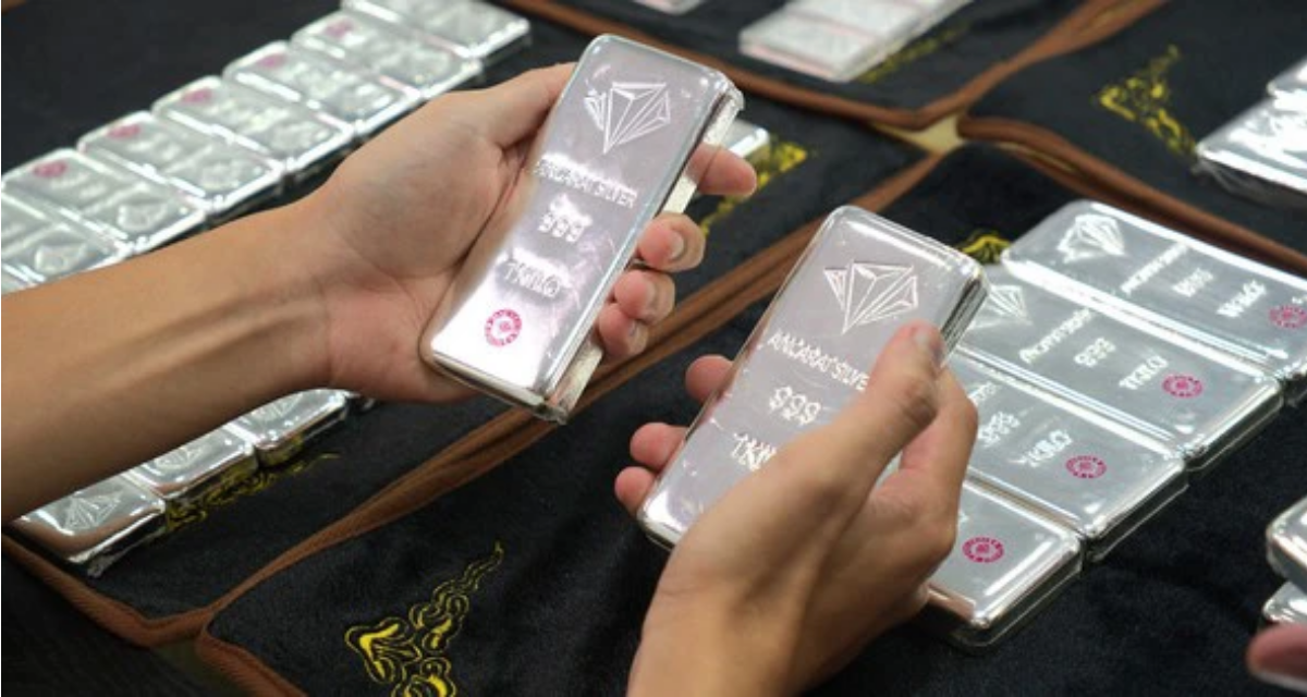 Gi&aacute; bạc h&ocirc;m nay 25/2: Thị trường thăm d&ograve;, xu hướng giảm đang h&igrave;nh th&agrave;nh