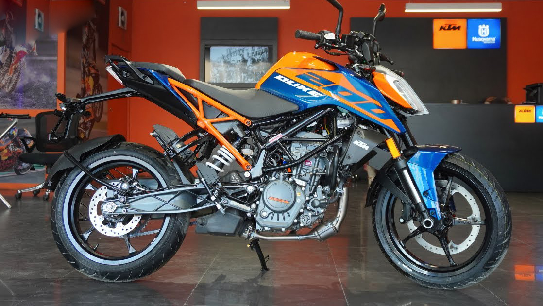 Tin xe 25/2: Mở b&aacute;n &lsquo;vua c&ocirc;n tay&rsquo; mới &lsquo;chất&rsquo; hơn Yamaha Exciter v&agrave; Honda Winner R, gi&aacute; 48 triệu đồng