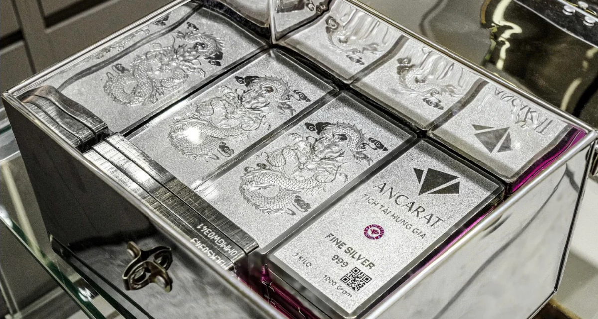 Gi&aacute; bạc h&ocirc;m nay 26/2: Bứt tốc ng&agrave;y v&iacute;a Thần T&agrave;i, đồng loạt vượt 90 triệu đồng/kg