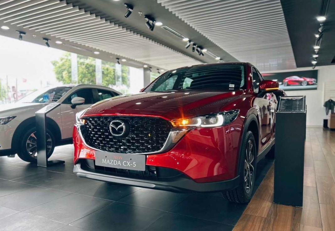 Gi&aacute; xe Mazda CX-5 lăn b&aacute;nh cuối th&aacute;ng 2/2026 rẻ &lsquo;v&ocirc; đối&rsquo; ph&acirc;n kh&uacute;c cỡ C, &lsquo;chơi tới bến&rsquo; Honda CR-V