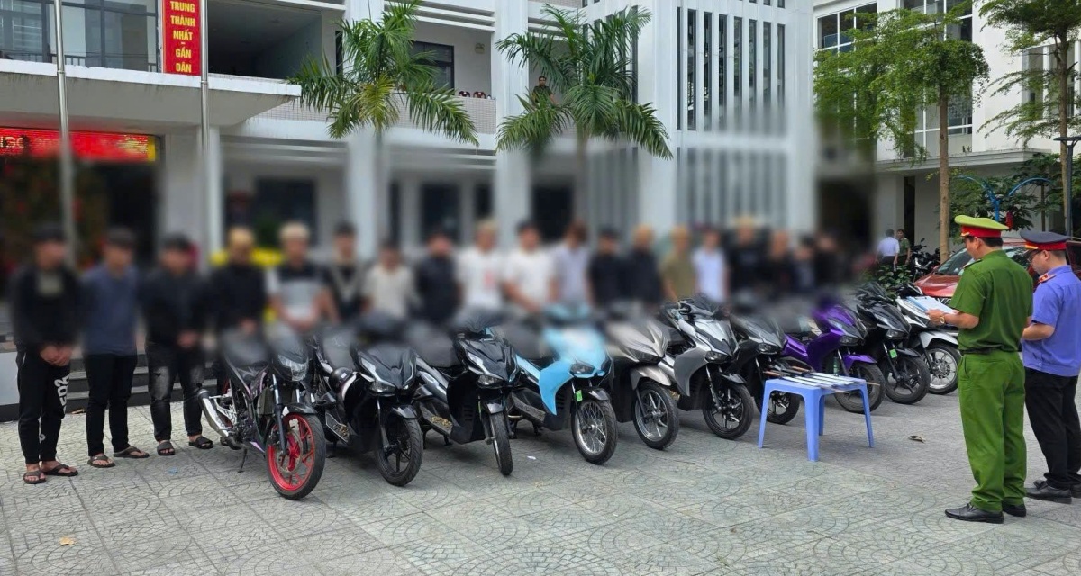 Khởi tố nh&oacute;m thanh thiếu ni&ecirc;n mang hung kh&iacute; g&acirc;y rối tr&ecirc;n đường phố s&aacute;ng m&ugrave;ng 1 Tết, t&igrave;nh trạng nạn nh&acirc;n hiện tại? 