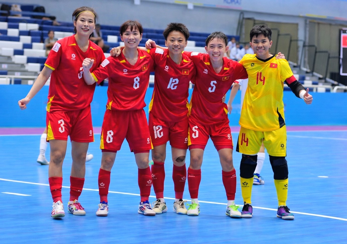 ĐT futsal Việt Nam \'đại chiến\' Th&aacute;i Lan ở b&aacute;n kết, CĐV Đ&ocirc;ng Nam &Aacute; kinh ngạc thốt l&ecirc;n một điều