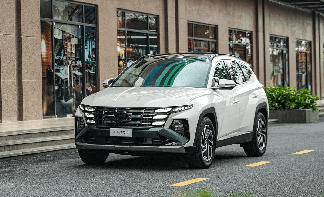 &lsquo;Gạt gi&ograve;&rsquo; Mazda CX-5 v&agrave; Honda CR-V, Hyundai Tucson giảm gi&aacute; lăn b&aacute;nh cuối th&aacute;ng 2/2026 xuống cực rẻ