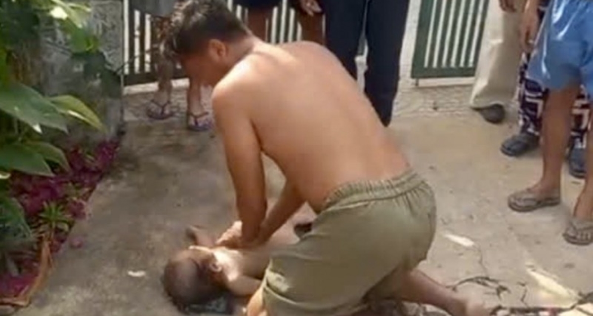 T&acirc;y Ninh: Nguy&ecirc;n nh&acirc;n b&eacute; 1 tuổi rơi xuống hầm nước thải chăn nu&ocirc;i heo của gia đ&igrave;nh, t&igrave;nh h&igrave;nh hiện ra sao?