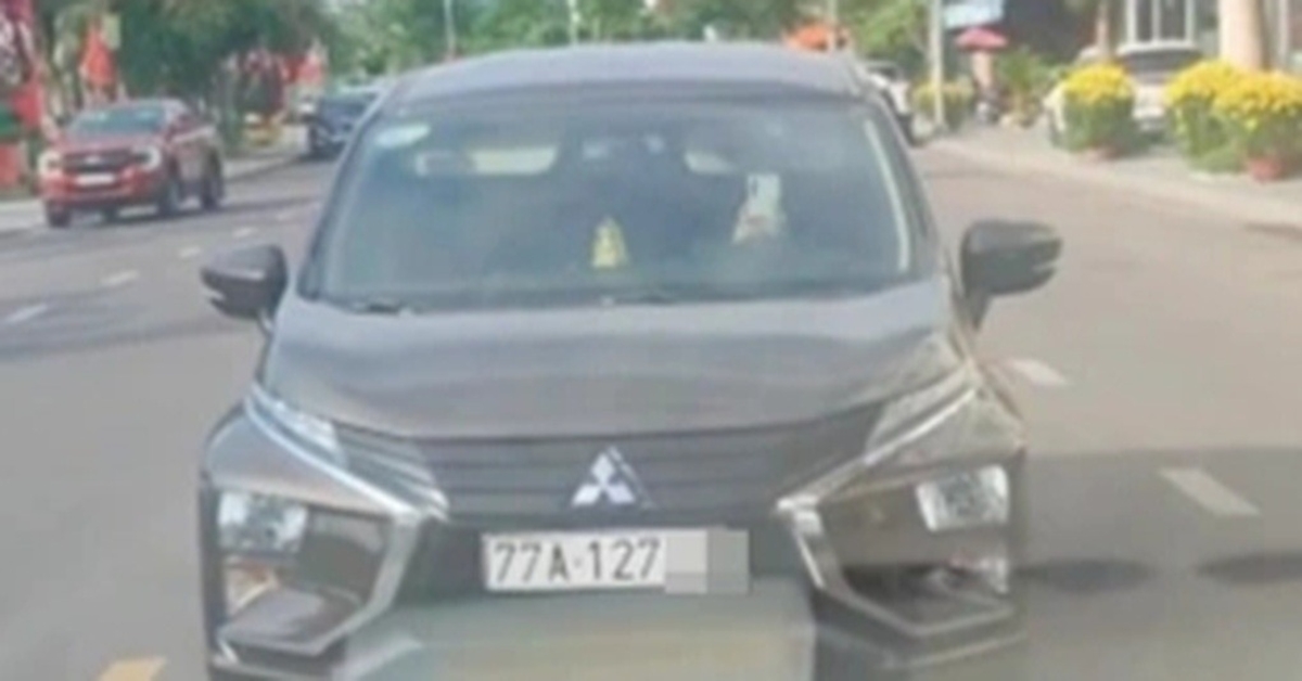 Nữ t&agrave;i xế dừng xe sai l&agrave;n, chặn đầu &ocirc; t&ocirc; ra tr&igrave;nh diện sau thời gian &lsquo;bận&rsquo;, ch&iacute;nh thức nhận &aacute;n phạt