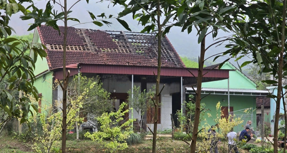 Hiện trường vụ ch&aacute;y nh&agrave; tại Nghệ An, ph&aacute;t hiện chủ nh&agrave; tử vong sau khi dập tắt đ&aacute;m ch&aacute;y