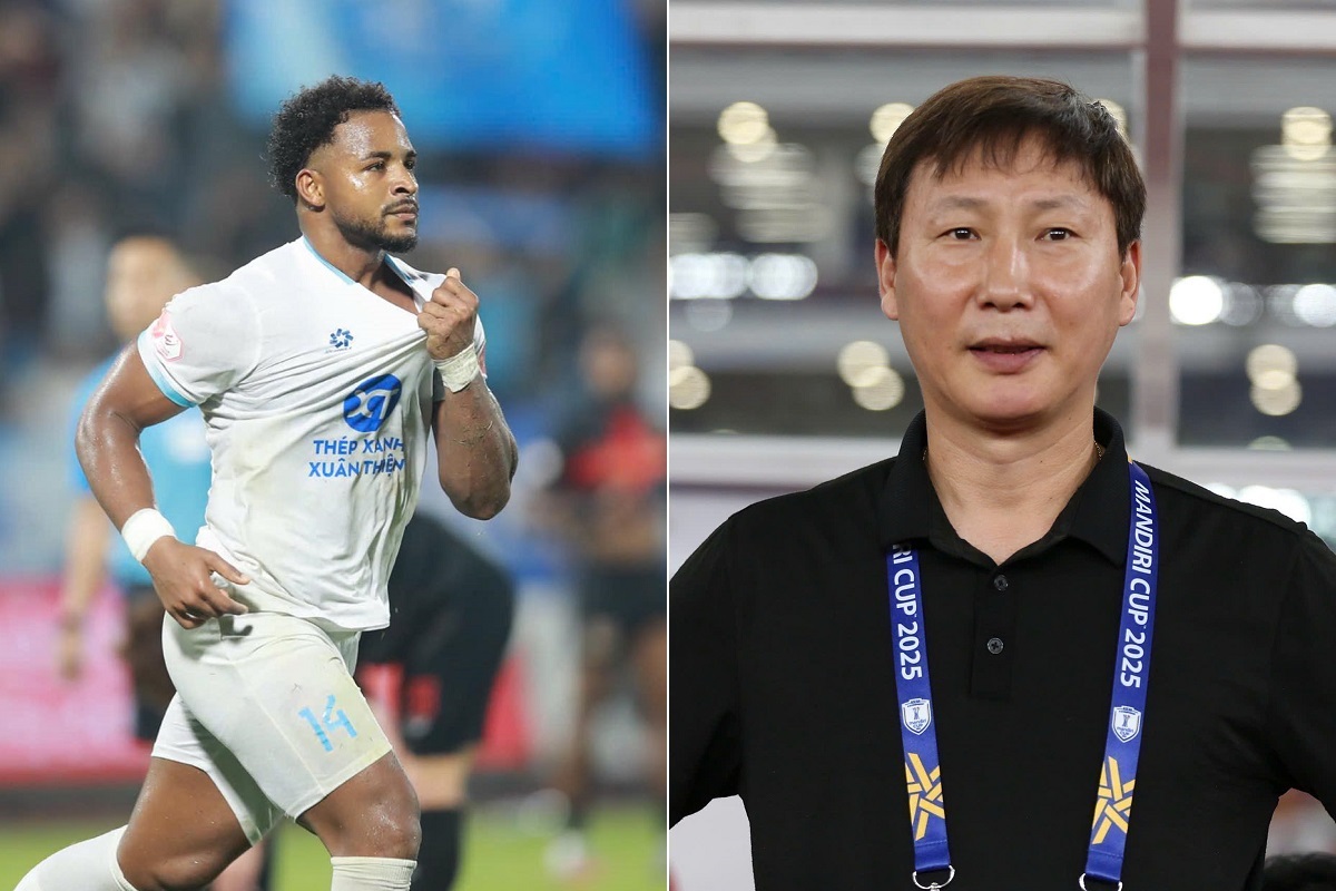 Trụ cột ĐT Việt Nam \'chọn ng&agrave;y\' toả s&aacute;ng, HLV Kim Sang Sik tận mắt chứng kiến