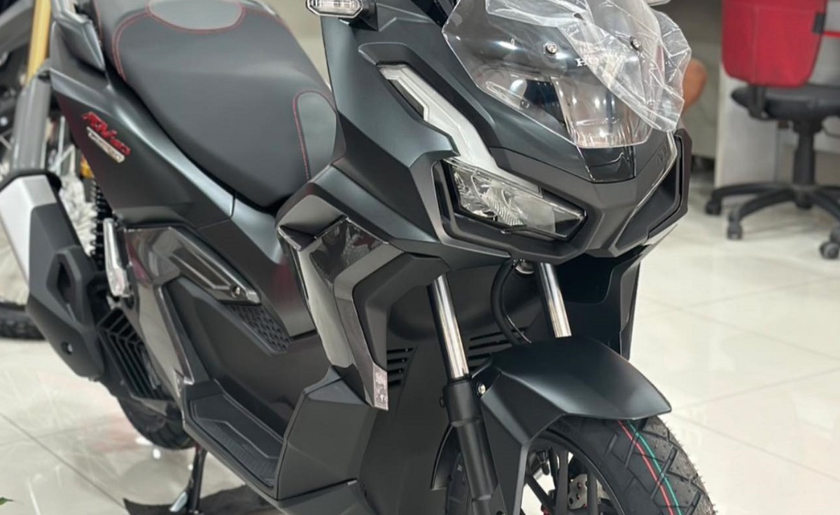 Tin xe cuối tuần: Honda mở b&aacute;n &lsquo;vua xe ga&rsquo; 160cc mới &lsquo;kh&eacute;t&rsquo; hơn cả SH v&agrave; SH Mode, gi&aacute; 70 triệu đồng