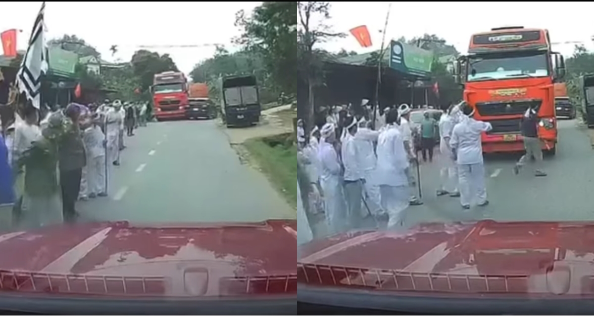 Xe tải lao thẳng v&agrave;o đo&agrave;n người đang đưa tang, camera ghi lại gi&acirc;y ph&uacute;t khiến CĐM n&iacute;n thở