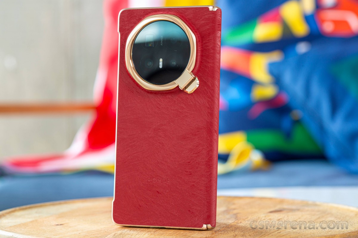 Mở hộp, tr&ecirc;n tay Honor Magic V6: Điện thoại gập mỏng nhẹ pin khủng &lsquo;đại chiến&rsquo; Galaxy Z Fold7