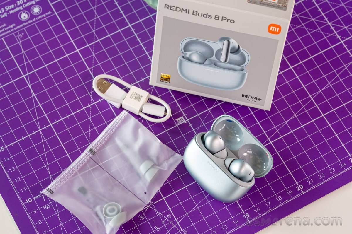  Mở hộp tai nghe Redmi Buds 8 Pro: ANC 55dB mạnh ngang flagship, thiết kế đẹp mắt, gi&aacute; vẫn &lsquo;mềm&rsquo;