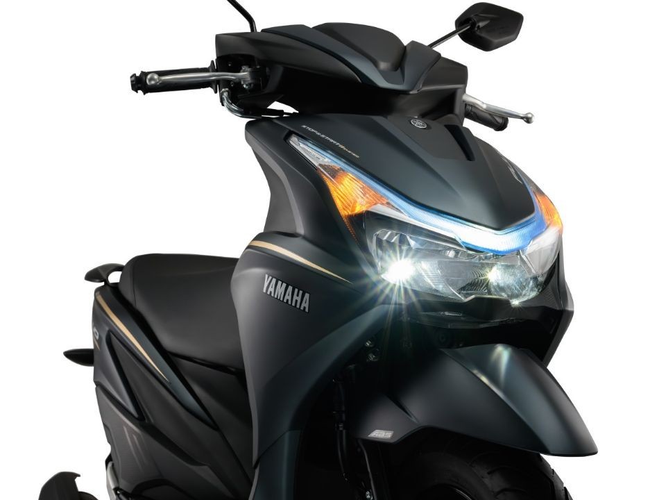 Tin xe trưa 2/3: Yamaha ra mắt &lsquo;vua xe ga&rsquo; 125cc mới &lsquo;n&eacute;t&rsquo; hơn Honda SH Mode v&agrave; Vision, gi&aacute; cực rẻ ảnh 1