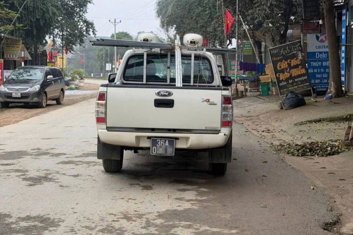 Vụ xe biển xanh bị phạt ở Thanh H&oacute;a: Lộ diện loạt sai phạm ngỡ ng&agrave;ng sau h&igrave;nh ảnh chở h&agrave;ng cồng kềnh