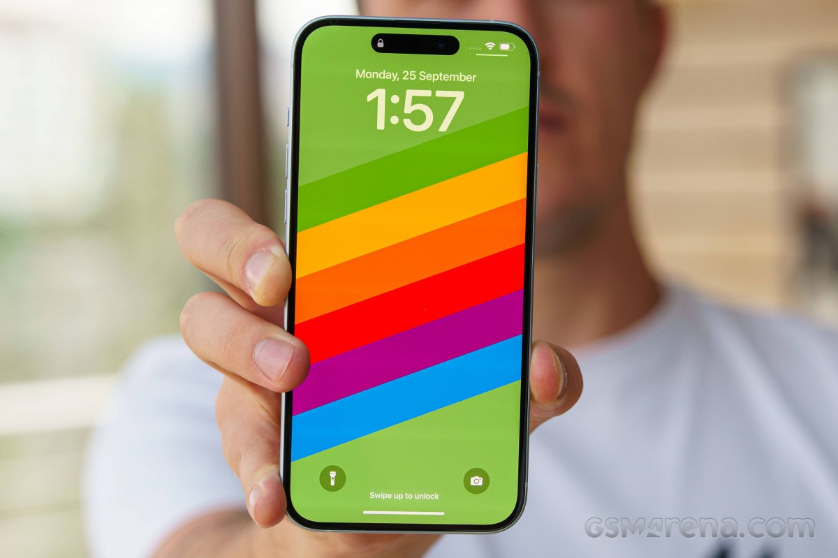 iPhone 15 Plus m&agrave;n to gi&aacute; rẻ nhất Việt Nam, chỉ bằng nửa iPhone 17 Pro Max, đại chiến Galaxy S25 Ultra