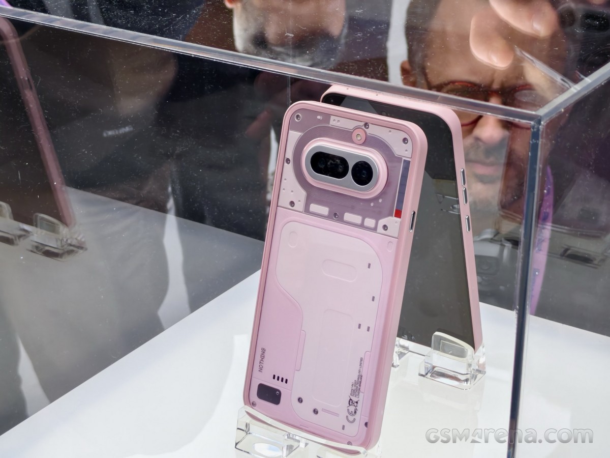 Nothing Phone (4a) lộ diện m&agrave;u hồng &lsquo;cực phẩm&rsquo;, sẵn s&agrave;ng &lsquo;đại chiến&rsquo; iPhone 16