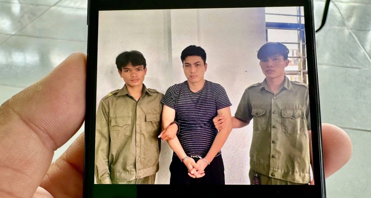 Bắt giữ nghi phạm cầm rựa tấn c&ocirc;ng cha mẹ vợ cũ ở Đồng Nai, diễn biến b&ecirc;n trong ph&ograve;ng ngủ 