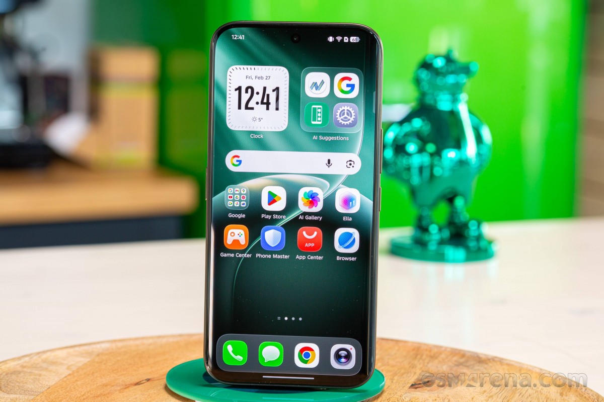 &lsquo;Con lai Android&rsquo; pha trộn giữa Galaxy S26 v&agrave; iPhone 17 ra mắt: M&agrave;n 144Hz, pin 6.500mAh, gi&aacute; từ 12 triệu