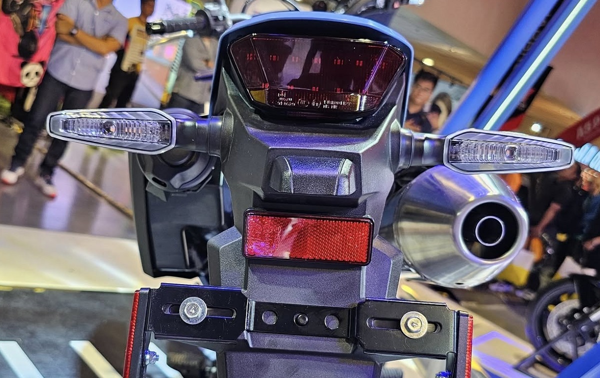 Suzuki ch&iacute;nh thức ra mắt &lsquo;huyền thoại c&ocirc;n tay&rsquo; mới đẹp &aacute;t v&iacute;a Honda Winner R v&agrave; Exciter, gi&aacute; hấp dẫn