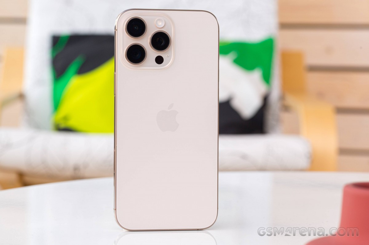 iPhone 16 Pro Max gi&aacute; thủng đ&aacute;y, flagship ph&ugrave; hợp cho người v&iacute; mỏng, vẫn ngon trước Galaxy S26 Ultra