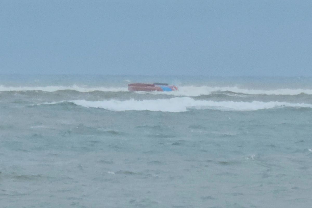 Danh t&iacute;nh thuyền vi&ecirc;n 2007 tử vong trong vụ t&agrave;u c&aacute; chở 7 người lập &uacute;p ở cửa biển Nhật Lệ