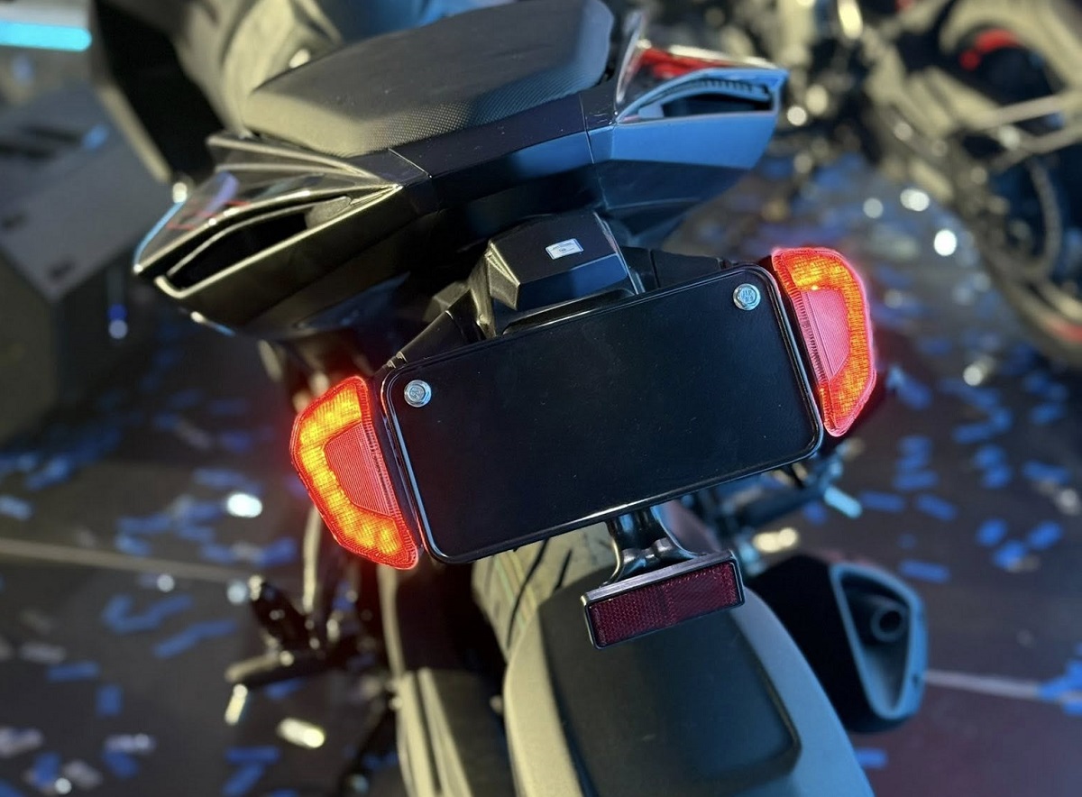 &lsquo;Vua c&ocirc;n tay&rsquo; 200cc mới ch&iacute;nh thức ra mắt gi&aacute; 52 triệu đồng: Khắc chế cứng Honda Winner R v&agrave; Exciter