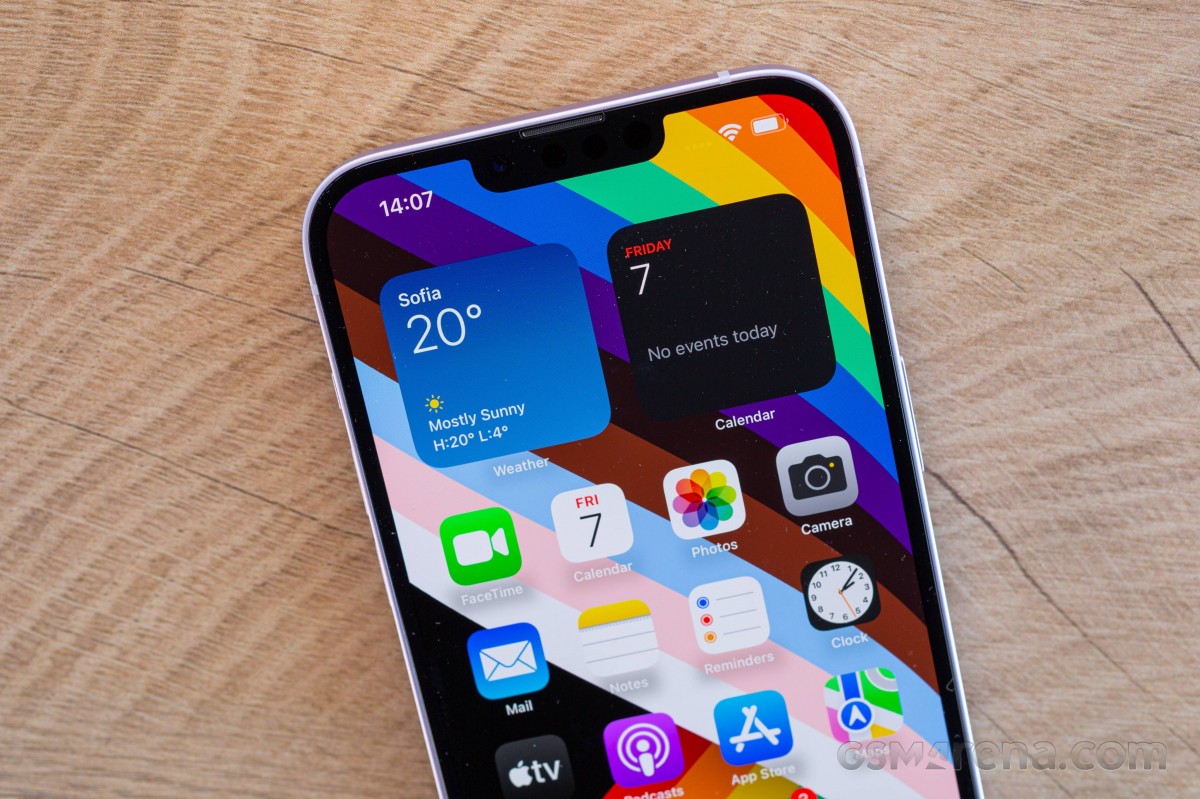 iPhone 14 Plus rẻ như xả kho đầu th&aacute;ng 3, vua m&agrave;n lớn gi&aacute; rẻ, k&egrave;m pin tr&acirc;u hấp dẫn hơn iPhone 17e