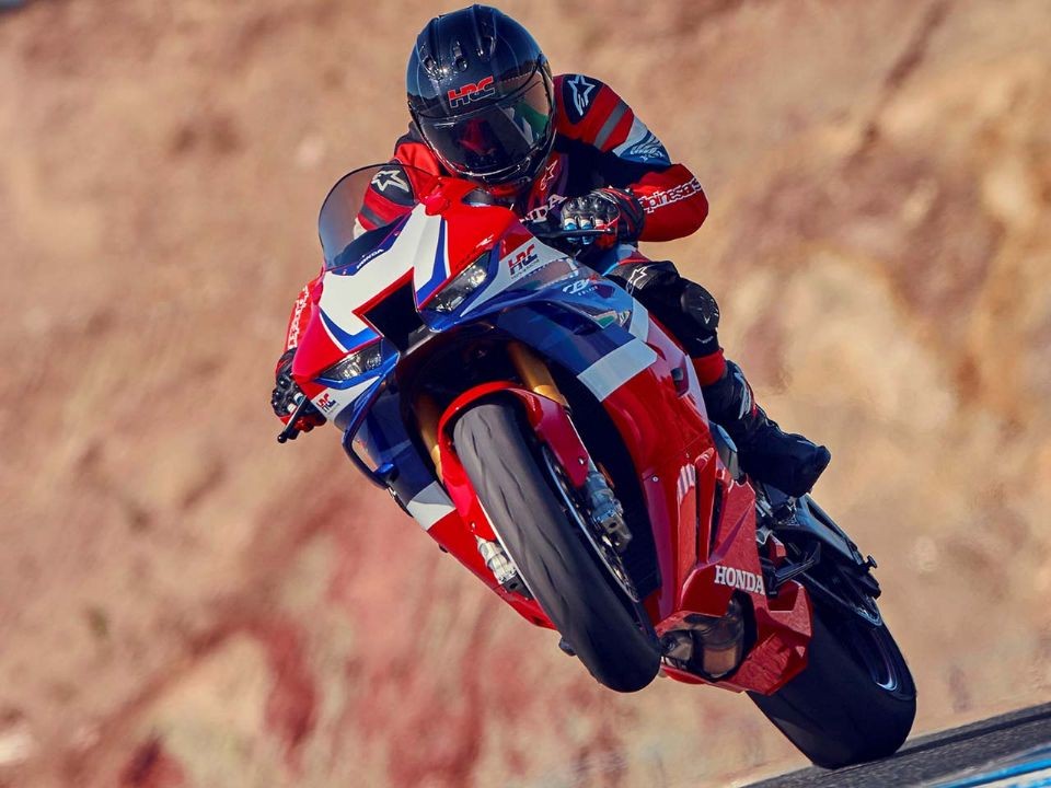 &lsquo;Vua c&ocirc;n tay&rsquo; mới của Honda tr&igrave;nh l&agrave;ng: Xịn hơn Winner R v&agrave; Yamaha Exciter, gi&aacute; rẻ so với trang bị ảnh 4