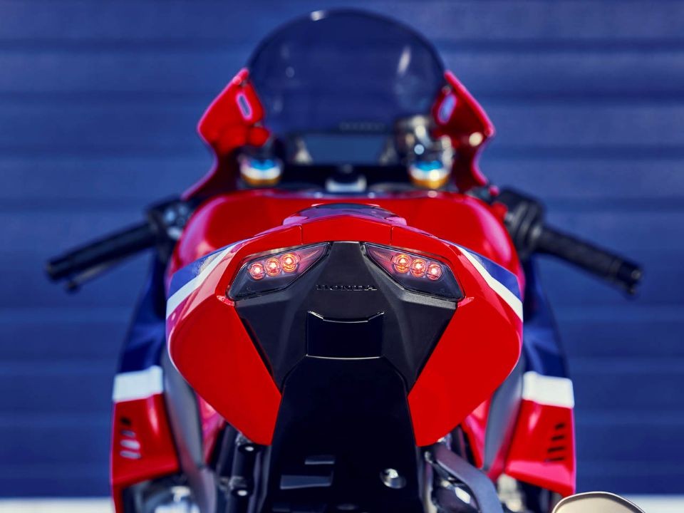 &lsquo;Vua c&ocirc;n tay&rsquo; mới của Honda tr&igrave;nh l&agrave;ng: Xịn hơn Winner R v&agrave; Yamaha Exciter, gi&aacute; rẻ so với trang bị ảnh 6