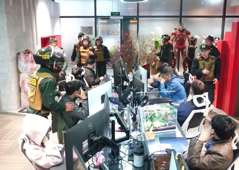 Vụ đường d&acirc;y b&oacute;ng đ&aacute; lậu X&ocirc;i Lạc TV: Th&oacute;i quen \'xem ch&ugrave;a\' c&oacute; thể khiến x&atilde; hội trả gi&aacute; nhiều thế hệ