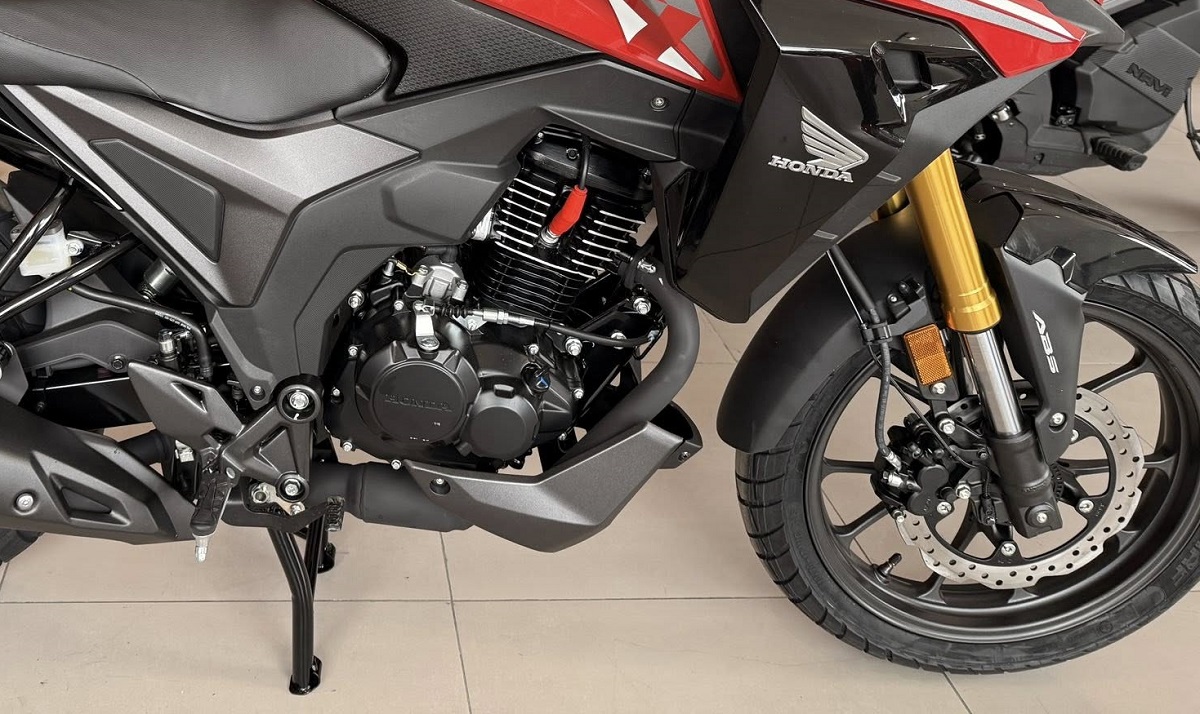 Tin xe cuối tuần: Honda mở b&aacute;n \'vua c&ocirc;n tay\' 185cc mới gi&aacute; 79 triệu đồng, hạ đo v&aacute;n Yamaha Exciter