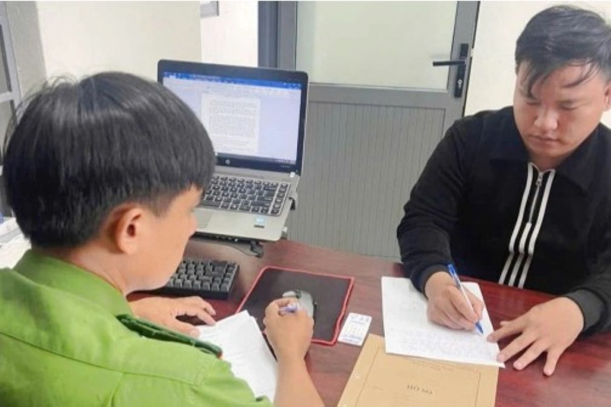 Nam thanh ni&ecirc;n g&acirc;y loạt vụ trộm xe m&aacute;y, h&eacute; lộ chiều \'li&ecirc;n tục thay &aacute;o kho&aacute;c\' để qua mắt c&ocirc;ng an