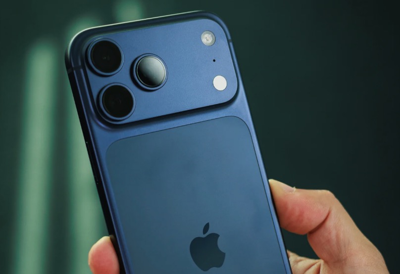 iPhone 17 Pro Max bị ch&ecirc; tơi tả nhưng vẫn đ&aacute;ng mua, gi&aacute; hiện đ&atilde; chạm đ&aacute;y cực &ecirc;m, chỉ nhỉnh 30 triệu đồng