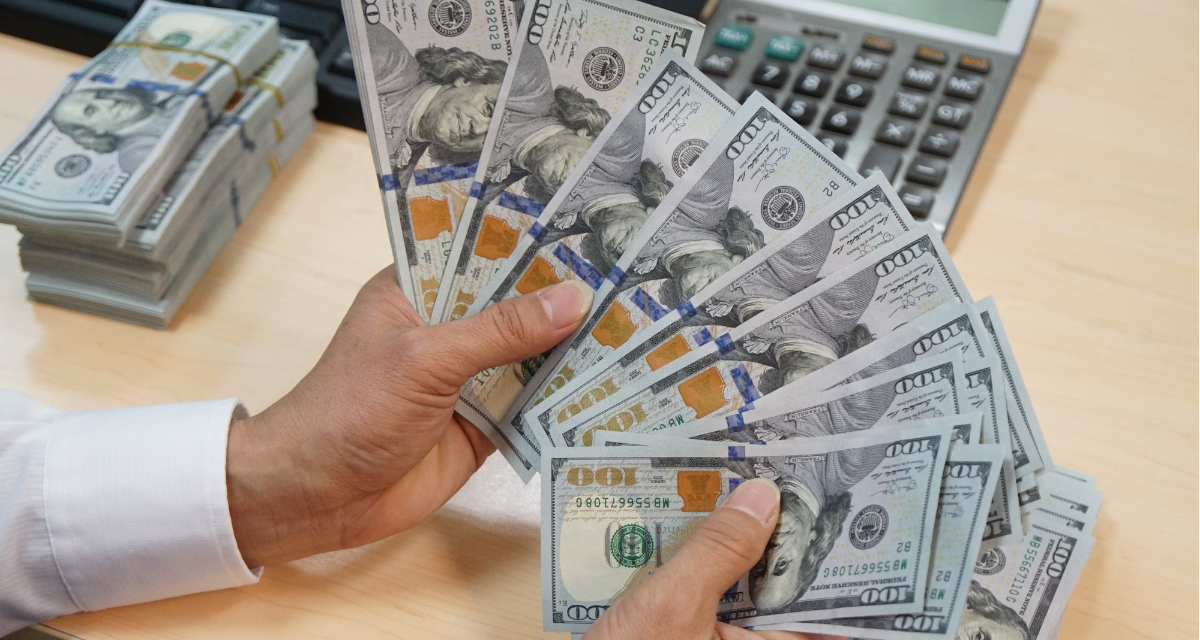 Gi&aacute; USD h&ocirc;m nay 9/3: USD tiếp đ&agrave; tăng, nhiều ng&acirc;n h&agrave;ng b&aacute;n ra tr&ecirc;n 26.300 đồng