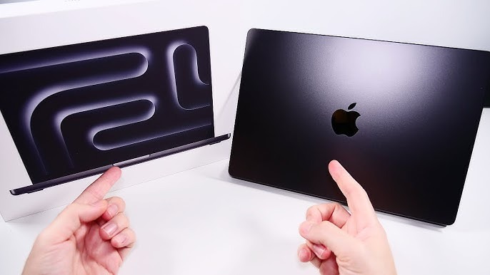 C&ocirc; g&aacute;i nhận được chiếc MacBook 50 triệu đồng khi ngồi cafe bị v&aacute;n gỗ rơi tr&uacute;ng đầu