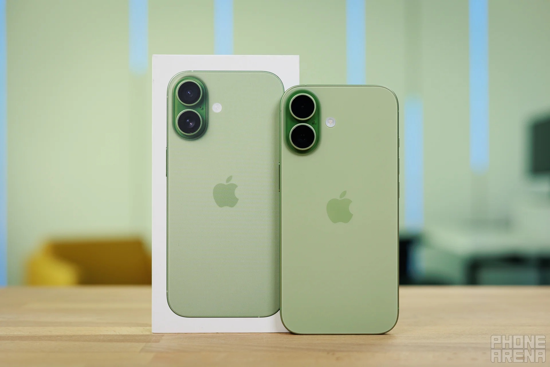 Gi&aacute; iPhone 17 th&aacute;ng 3/2026: Giảm s&acirc;u kỷ lục kể từ khi ra mắt, trang bị &aacute;p chế Galaxy S26 mới