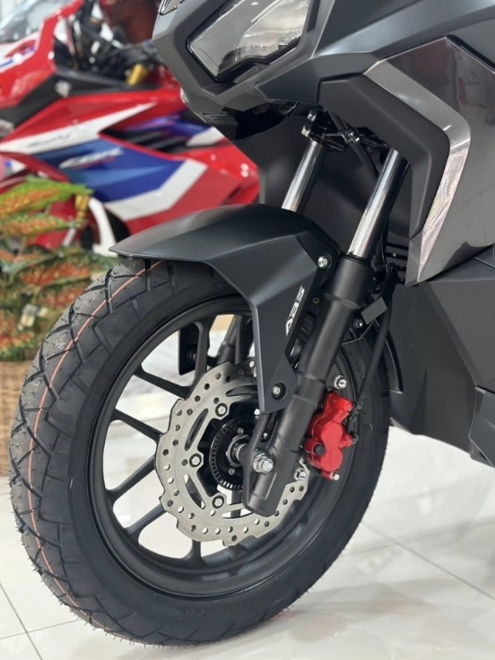 Ch&iacute;nh thức ra mắt &lsquo;Honda SH phi&ecirc;n bản đi phượt&rsquo; mới với gi&aacute; hấp dẫn, đẹp &aacute;t v&iacute;a SH Mode v&agrave; Air Blade ảnh 4