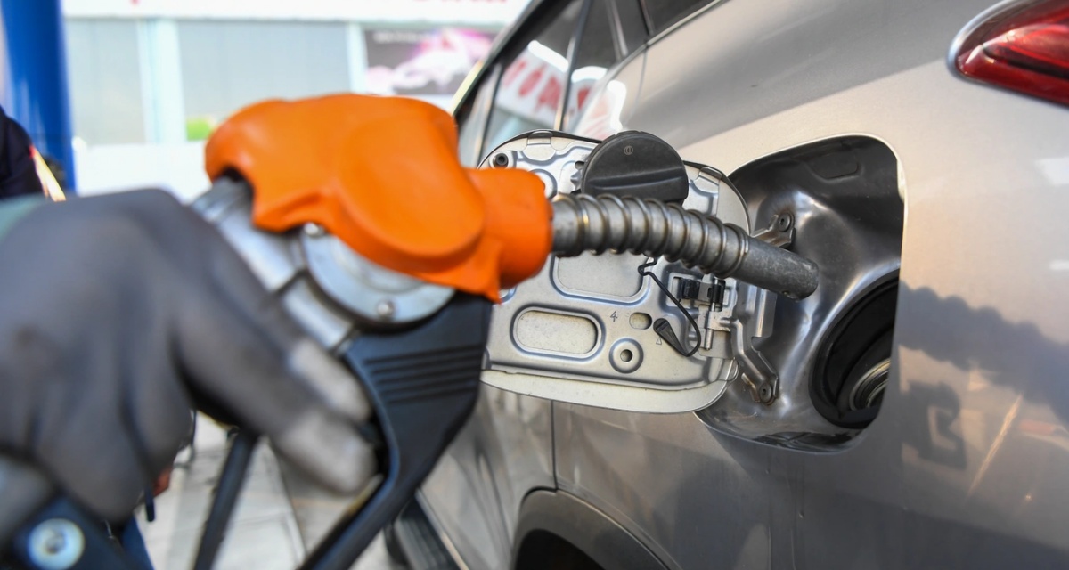 Gi&aacute; xăng dầu ch&ecirc;nh lệch, hải quan Việt Nam tăng kiểm so&aacute;t bi&ecirc;n giới, ngăn bu&ocirc;n lậu sau diễn biến Trung Đ&ocirc;ng