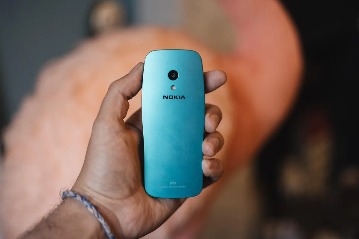 Gi&aacute; đập hộp Nokia 3210 4G th&aacute;ng 3/2026: Vua cục gạch chỉ hơn 1 triệu, c&oacute; 4G, camera vintage độc lạ