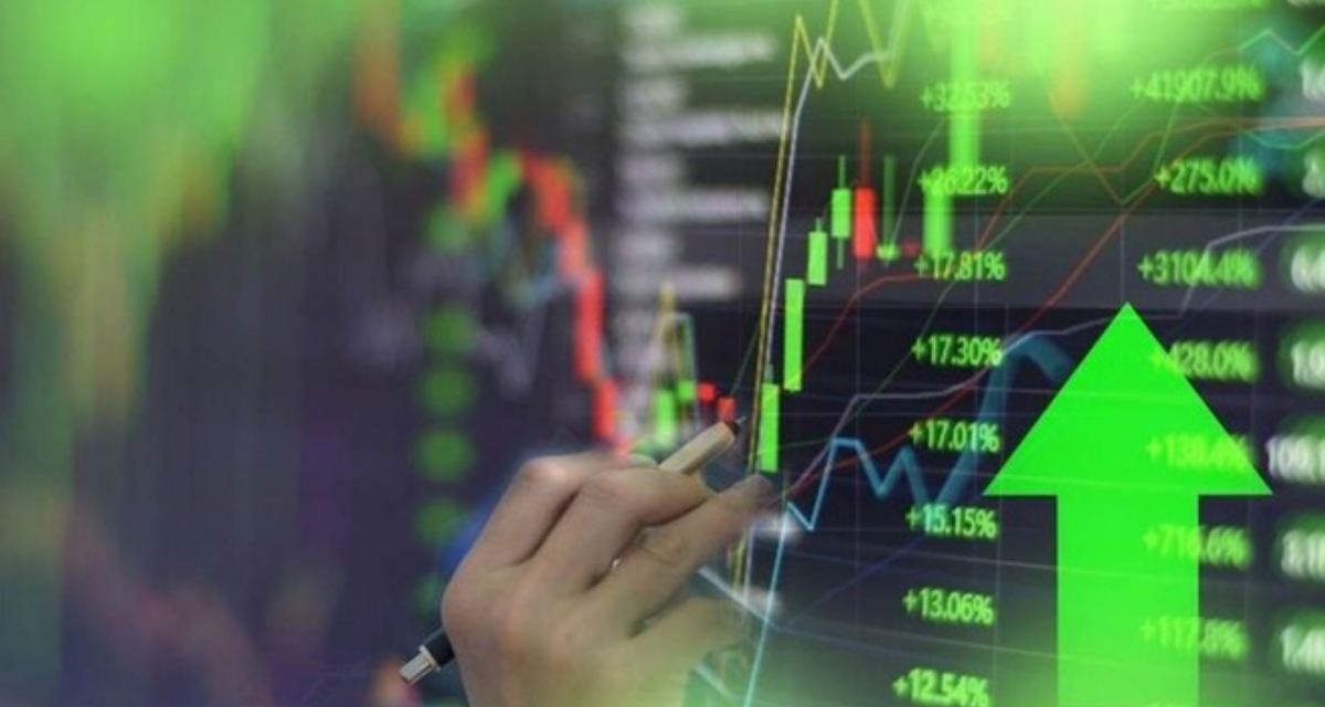 Kỳ vọng n&acirc;ng hạng thị trường, cổ phiếu chứng kho&aacute;n đồng loạt bứt ph&aacute;