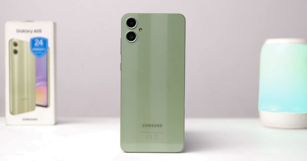 Galaxy A06 gi&aacute; hơn 2 triệu xứng danh &lsquo;vua Android gi&aacute; rẻ&rsquo;, pin tr&acirc;u m&agrave;n to b&aacute;n chạy top 6 thế giới