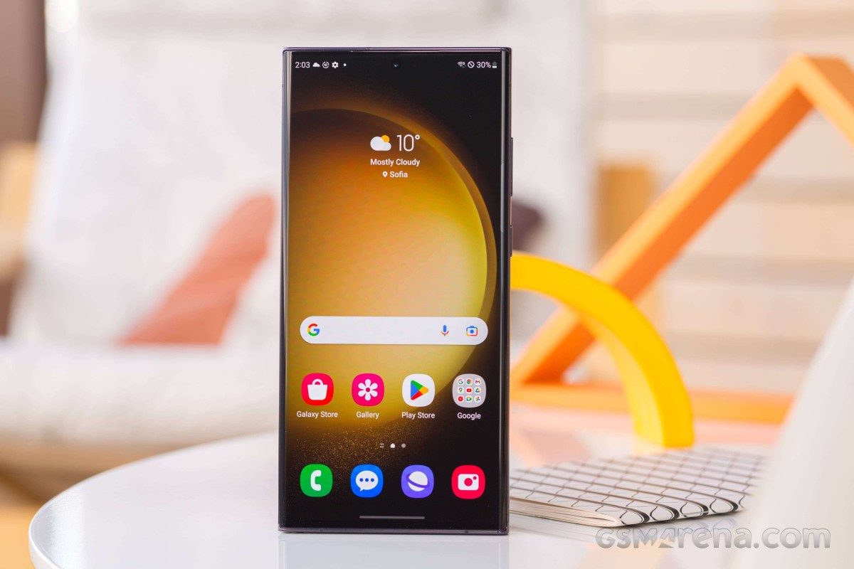 Gi&aacute; Galaxy S23 Ultra giảm cực ch&aacute;y, trang bị khủng hơn iPhone 17 Pro Max, ăn đứt iPhone 17e