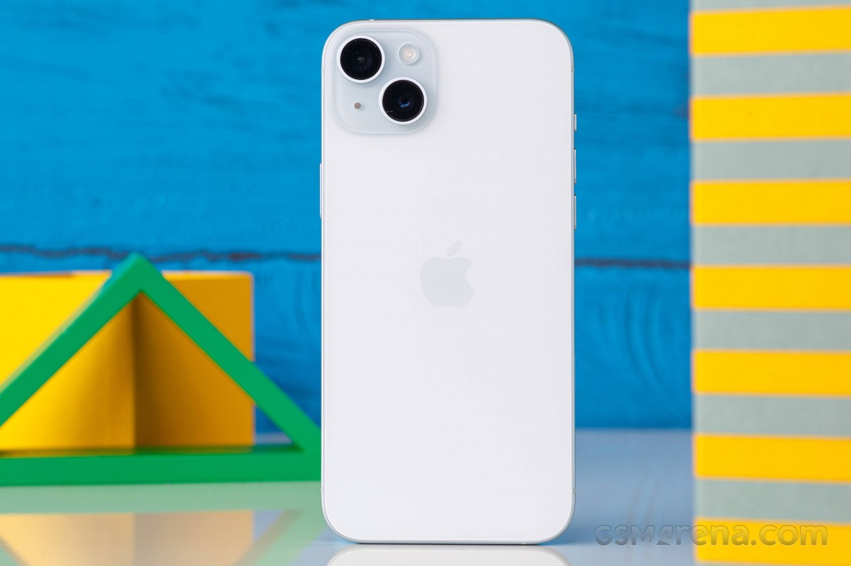 iPhone 15 Plus fullbox gi&aacute; rẻ chưa từng c&oacute;, vua m&agrave;n lớn, pin tr&acirc;u hấp dẫn hơn nhiều iPhone 17e